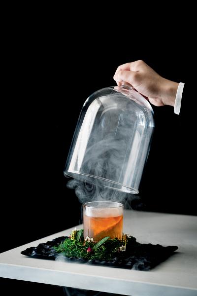 餐廳著名的雞尾酒——Above the Clouds 餐廳著名的雞尾酒——Above the Clouds
