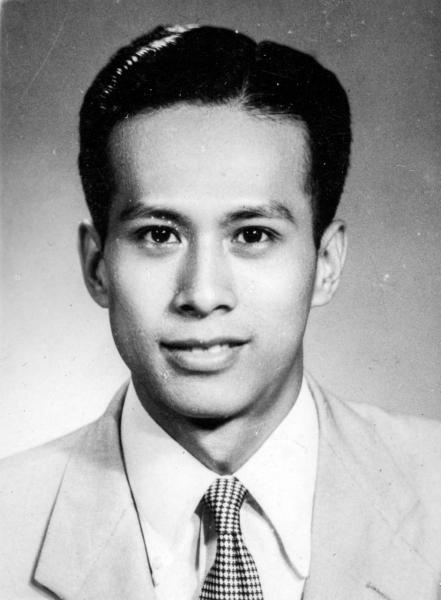 1947 年,李嘉誠不足 20 歲已當上公司總經理。 1947 年,李嘉誠不足 20 歲已當上公司總經理。