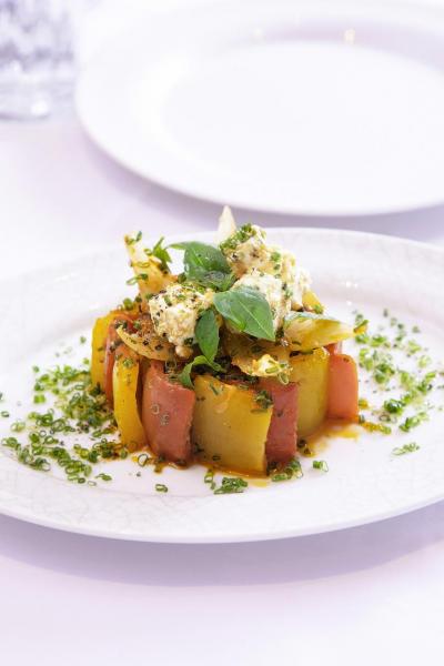 Ratatouille et Feta:大廚以橄欖油醃製甜椒、洋蔥、茄子,並搭配頂級希臘羊奶芝士,充滿地中海風味。 Ratatouille et Feta:大廚以橄欖油醃製甜椒、洋蔥、茄子,並搭配頂級希臘羊奶芝士,充滿地中海風味。