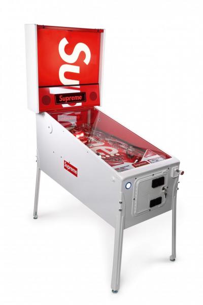 重點拍品之一:SUPREME X STERN PINBALL彈珠機 重點拍品之一:SUPREME X STERN PINBALL彈珠機