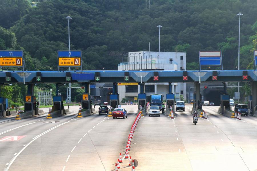 將軍澳隧道經常塞車,但至2022年接連將軍澳藍田隧道的跨灣大橋落成後會有改善。 將軍澳隧道經常塞車,但至2022年接連將軍澳藍田隧道的跨灣大橋落成後會有改善。