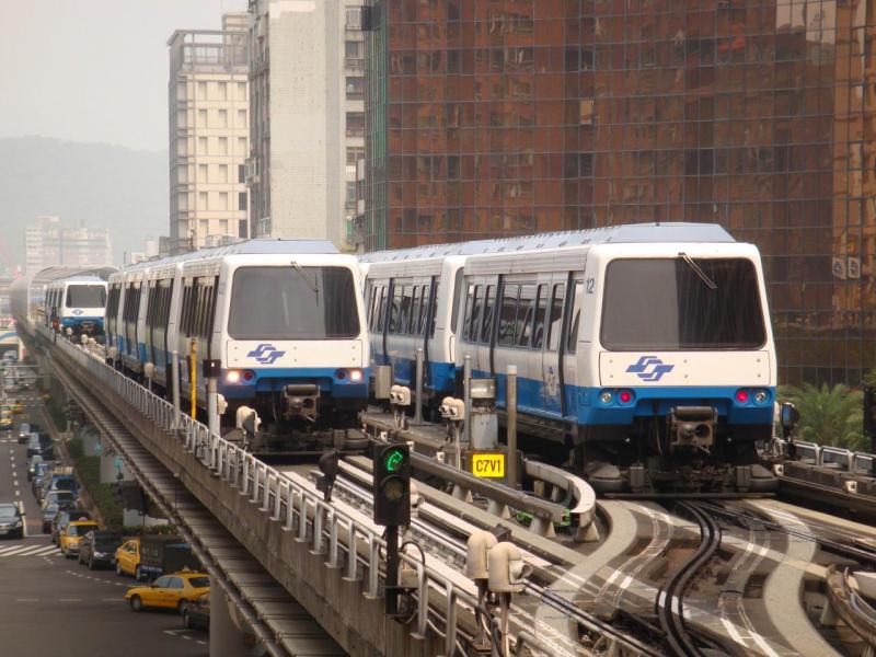 捷運綠線預計明年底即將試營運,並於2020年可全線通車。 捷運綠線預計明年底即將試營運,並於2020年可全線通車。
