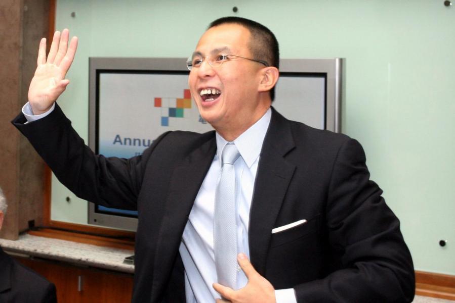 李澤楷對保險業情有獨鍾,賣走後又重新購回。 李澤楷對保險業情有獨鍾,賣走後又重新購回。