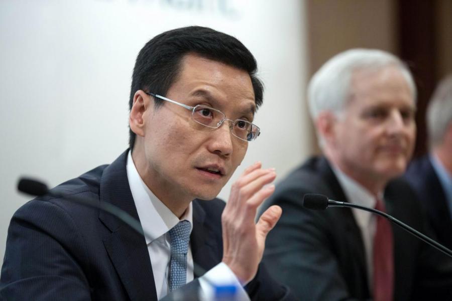 行政總裁何杲去年中上任後,積極控制成本,並裁減大量員工。 行政總裁何杲去年中上任後,積極控制成本,並裁減大量員工。