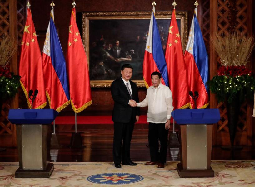 今年中國國家主席習近平訪問菲律賓時,中菲兩國共簽訂了29項經濟協議。 今年中國國家主席習近平訪問菲律賓時,中菲兩國共簽訂了29項經濟協議。