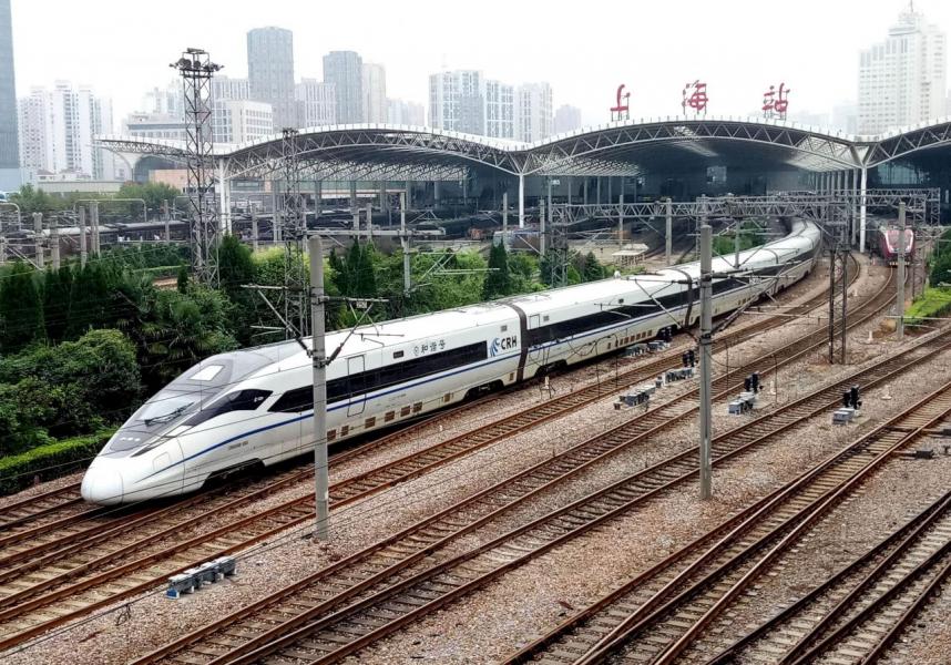 《指導目錄》中僅將貨物運輸鐵路建設和鐵路節能環保改造納入綠色產業範圍,並沒有包含客運鐵路。 《指導目錄》中僅將貨物運輸鐵路建設和鐵路節能環保改造納入綠色產業範圍,並沒有包含客運鐵路。