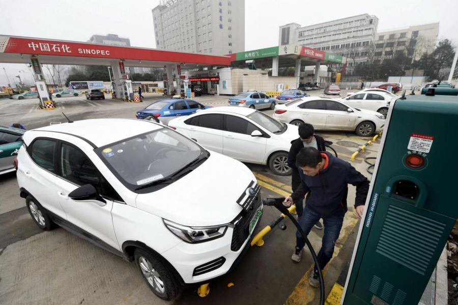 現時中國在電動車電池的研發上已超越日本。 現時中國在電動車電池的研發上已超越日本。