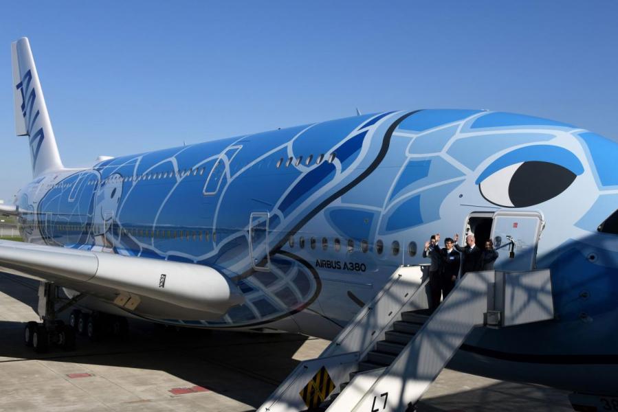 中國將向法國的空中巴士訂購多達三百架客機。 中國將向法國的空中巴士訂購多達三百架客機。