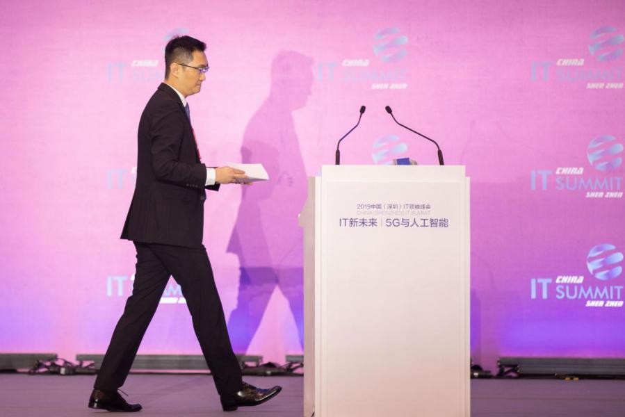 馬化騰近期表示,騰訊正加大科研投入。 馬化騰近期表示,騰訊正加大科研投入。