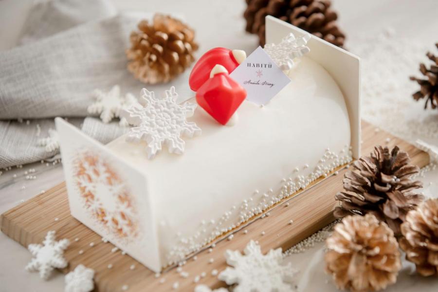 White Christmas Log Cake(HK$688) White Christmas Log Cake(HK$688)
