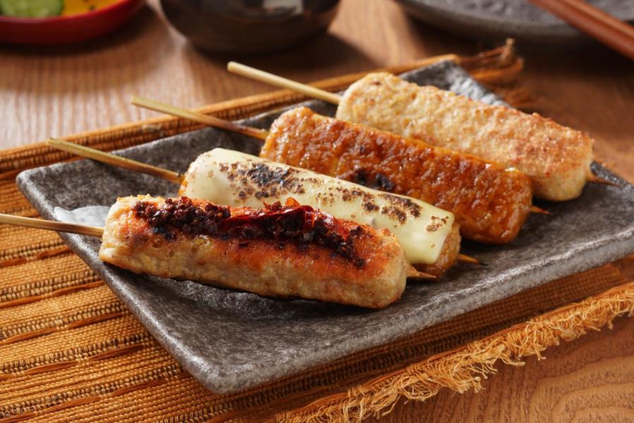 幸福鳥 (免治軟骨雞肉串燒— 鹽燒、芝士、激辛、汁燒) 幸福鳥 (免治軟骨雞肉串燒— 鹽燒、芝士、激辛、汁燒)